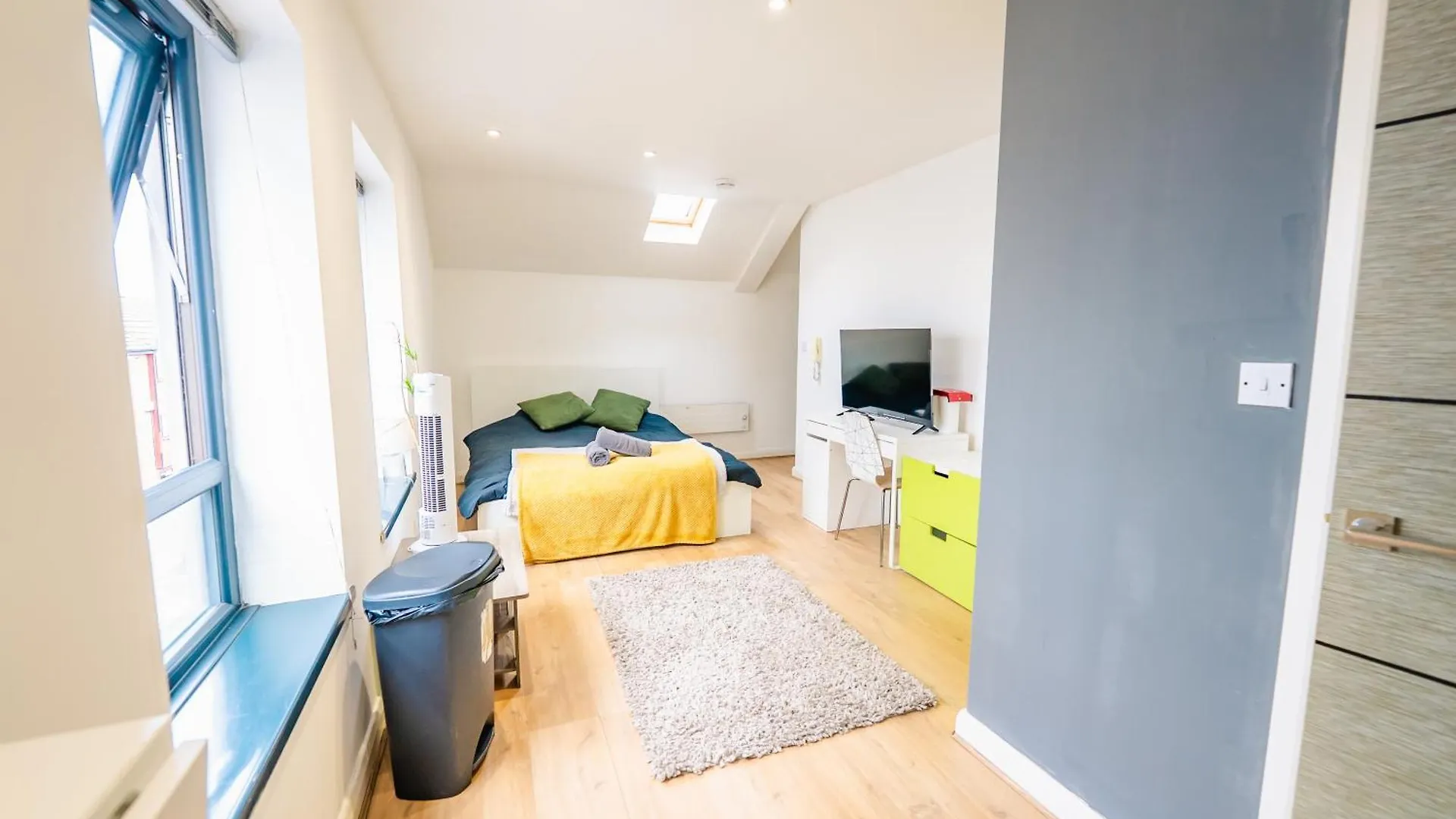 Modern Design Studio Apartment Кардифф Великобритания